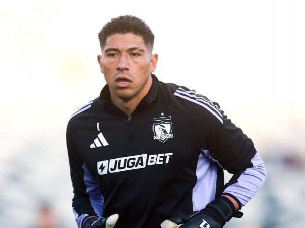 Brayan Cortés jugando por Colo Colo