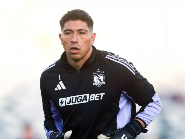 Brayan Cortés jugando por Colo Colo