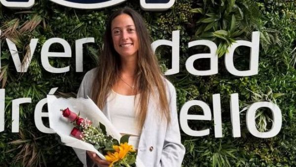 Antonia Abraham celebró que terminó su carrera universitaria