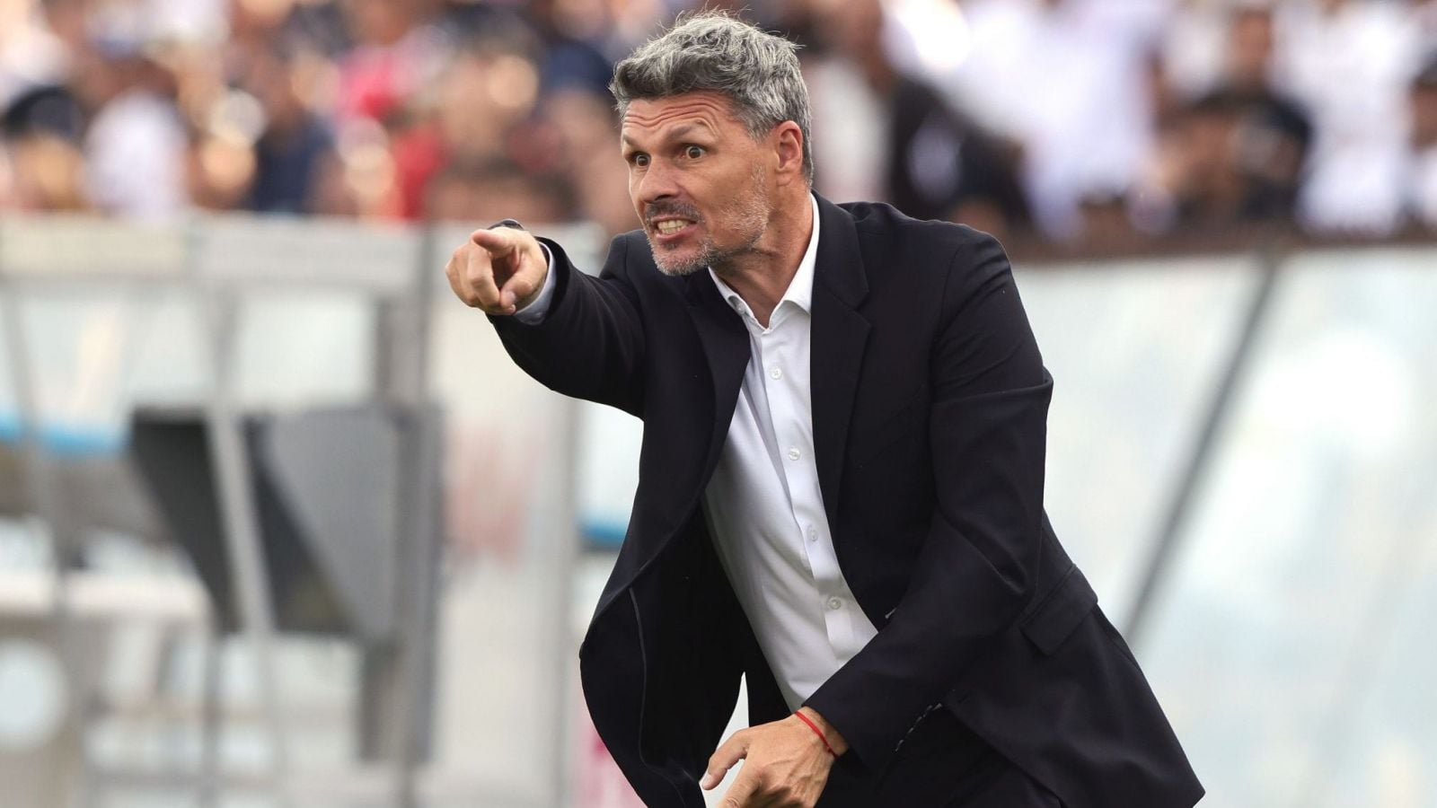 Colo Colo se enfrenta a la UC por Matías Palavecino