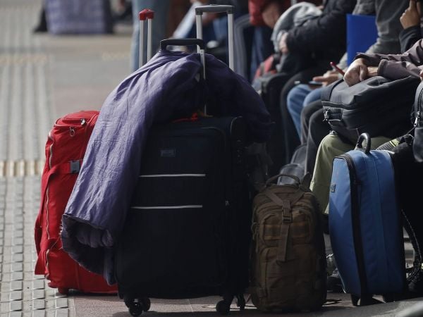 Maletas foto referencial