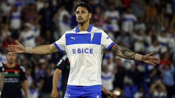 Universidad Católica lanza camiseta 2026