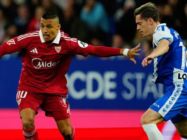 Alexis Sánchez jugando por el Sevilla