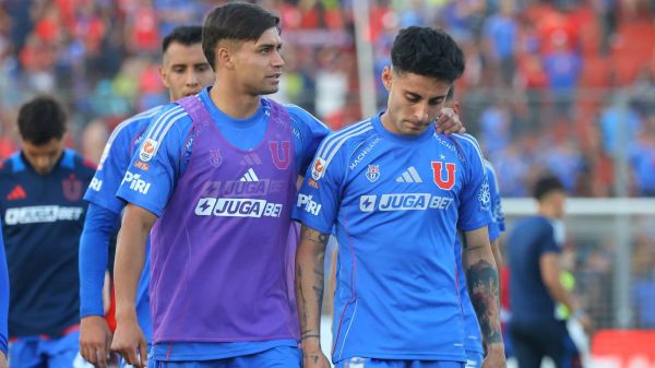 Fabián Hormazábal y Javier Altamirano tras un partido de la Universidad de Chile