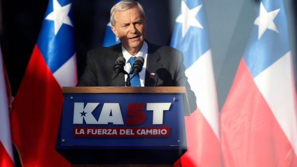 Kast termina desayuno en Buin