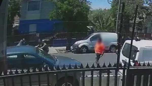 Padre e hijo intervienen a balazos para defender a víctimas de violento asalto