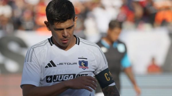 Esteban Pavez habría decidido respetar el año de contrato que le resta con Colo Colo