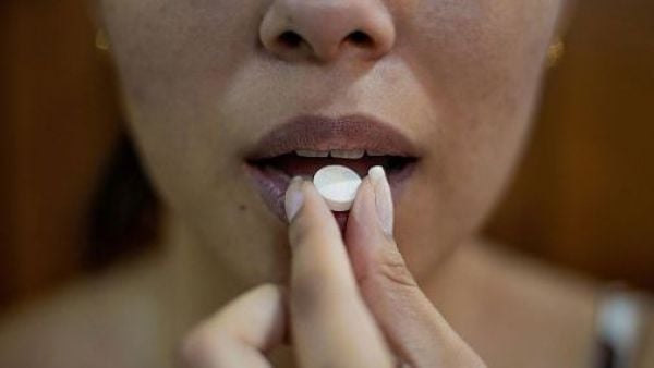 ISP alerta sobre pastillas bronceantes