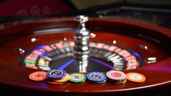 Tesorera de curso se gastó $11 millones en el casino en Argentina