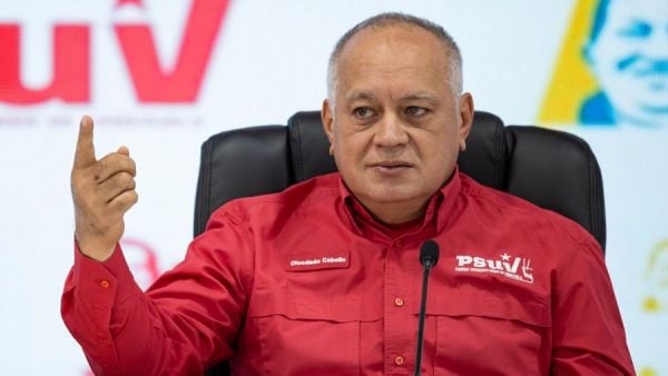 Diosdado Cabello dice que Venezuela está bajo 