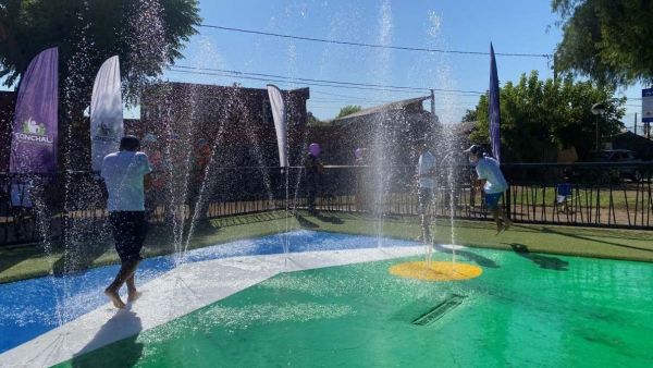 Plaza de agua Aguas Andinas