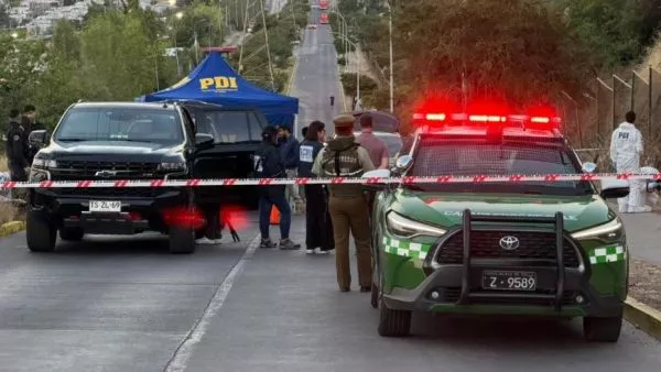 Manos y pies amarrados: Hombre es hallado muerto en Peñalolén