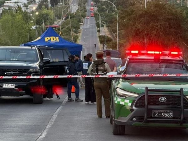 Manos y pies amarrados: Hombre es hallado muerto en Peñalolén