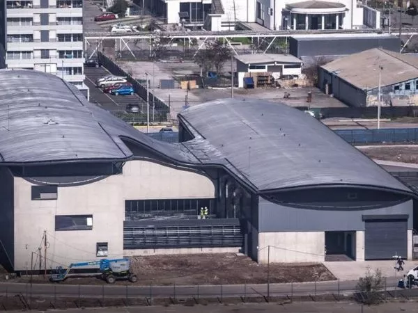 Centro Espacial Nacional de Chile en Cerrillos, infraestructura clave para fabricar y operar satélites propios.