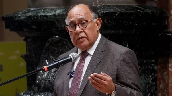 Senado revisa AC contra ministro