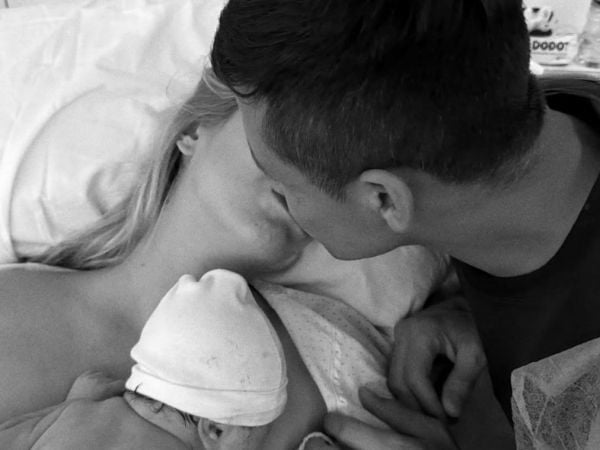 Alexis Sánchez y Alexandra Litvinova se convirtieron en padres