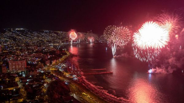Fuegos artificiales en AÑO NUEVO 2026: Valparaíso y Viña del Mar estaría nublado