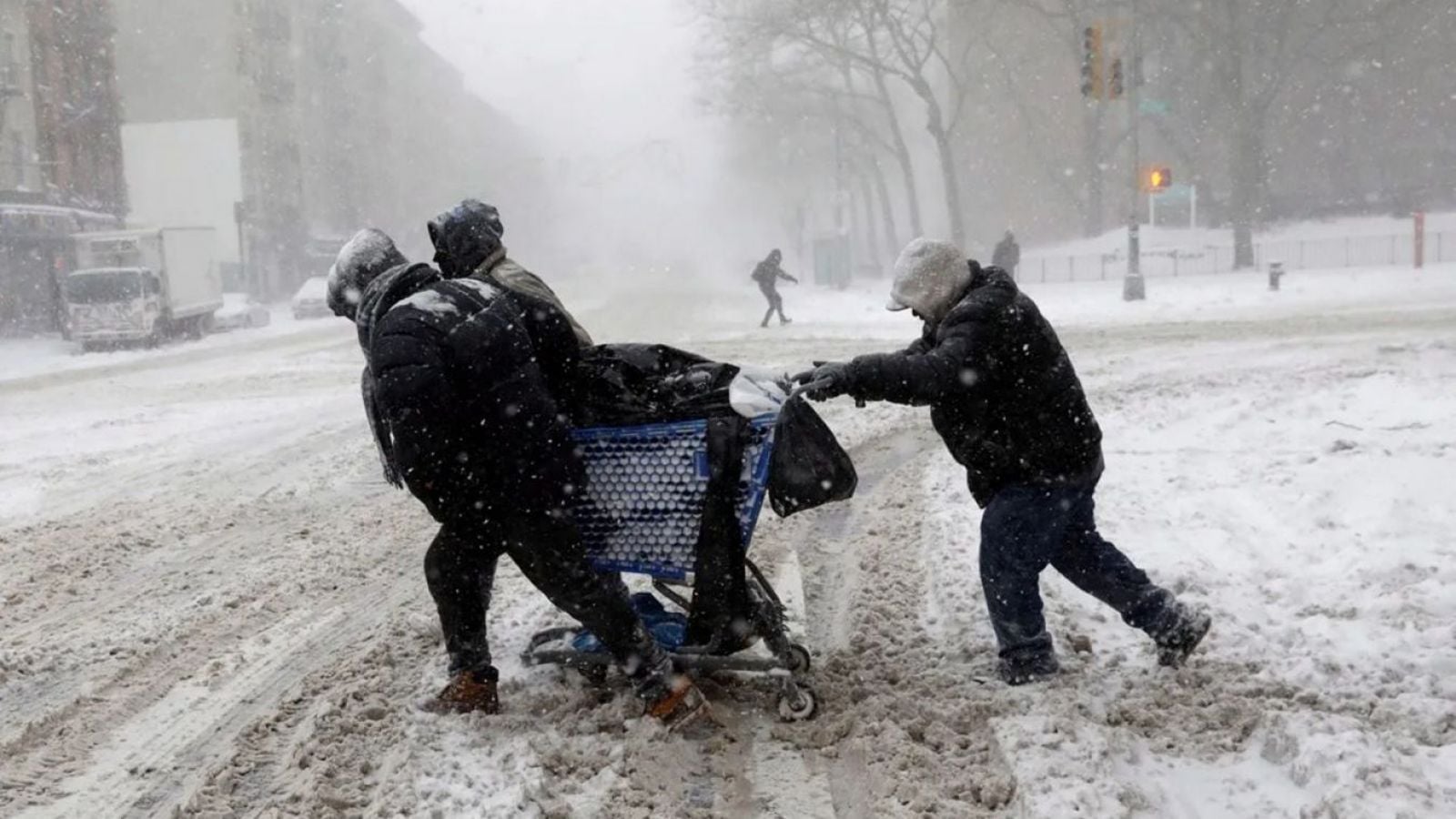Más de 1.700 vuelos suspendidos en Nueva York por fuerte tormenta