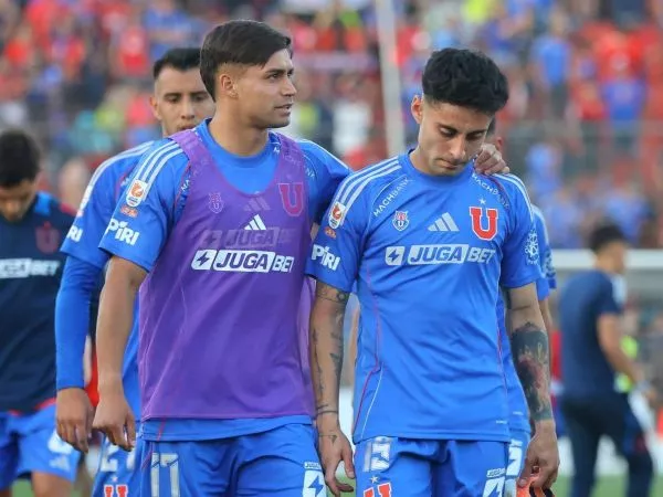 Plantel de la Universidad de Chile cabizbajo