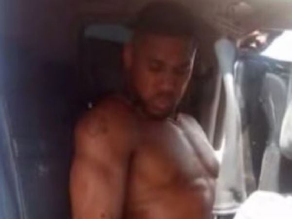 Anthony Joshua boxeando y en el accidente que protagonizó