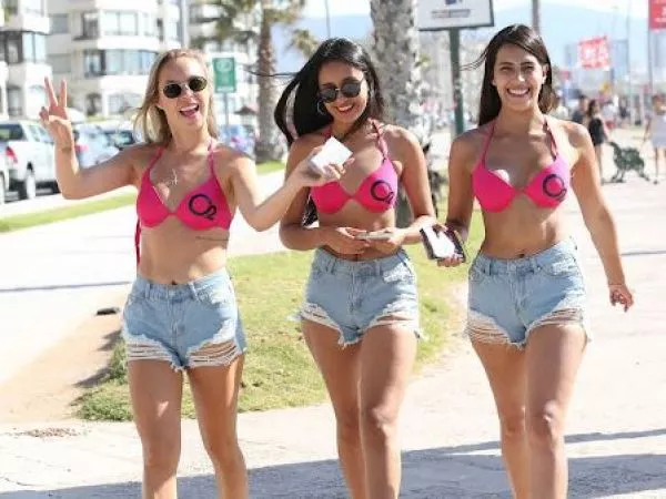 ¿Buscando trabajo? Volvió el boom de los promotores de verano con cerca de 2.000 vacantes