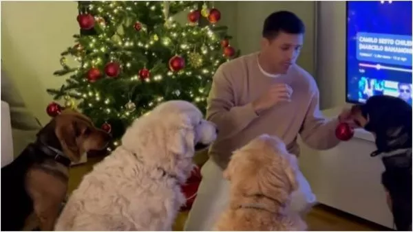 Alexis Sánchez en Nochebuena y Navidad con sus mascotas