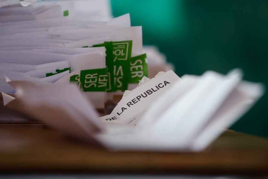 Votos abiertos en elecciones