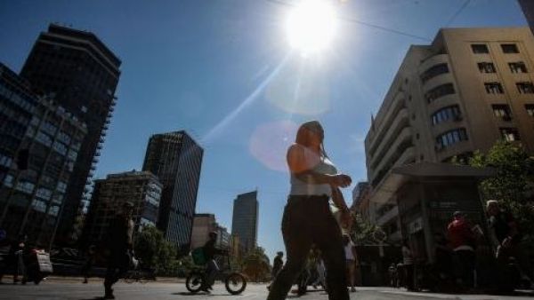Calor extremo pone en peligro la salud de las personas