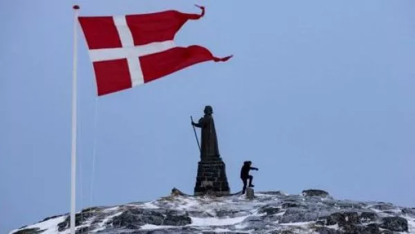 Groenlandia y una bandera de Dinamarca