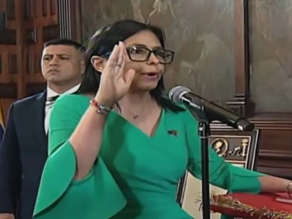 Delcy Rodríguez jura como presidenta encargada de Venezuela