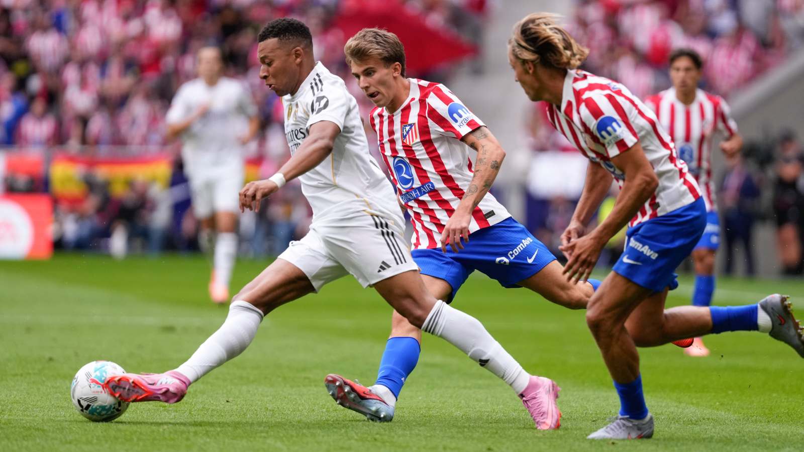 Kylian Mbappé jugando contra el Atlético de Madrid