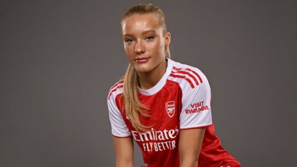 Arsenal fichó a la lateral sueca de sólo 19 años, Smilla Holmberg