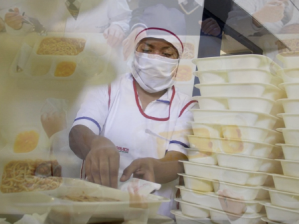 Junaeb retrotrae licitación de $760 mil millones tras orden de Contraloría y reclamos de empresas