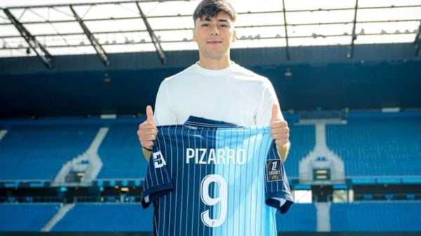 Damián Pizarro siendo presentado por el Le Havre