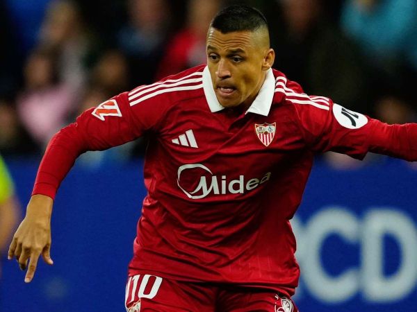 Alexis Sánchez jugando por el Sevilla