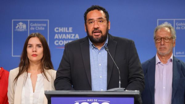 Nicolás Cataldo, ministro de Educación