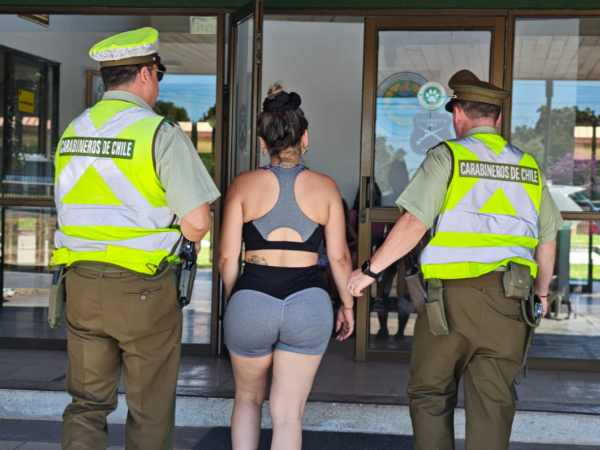 Mujer detenida por conducción temeraria