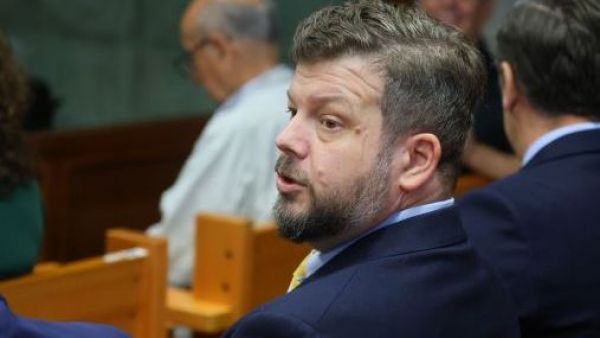 Kaiser pide la renuncia de quienes se 