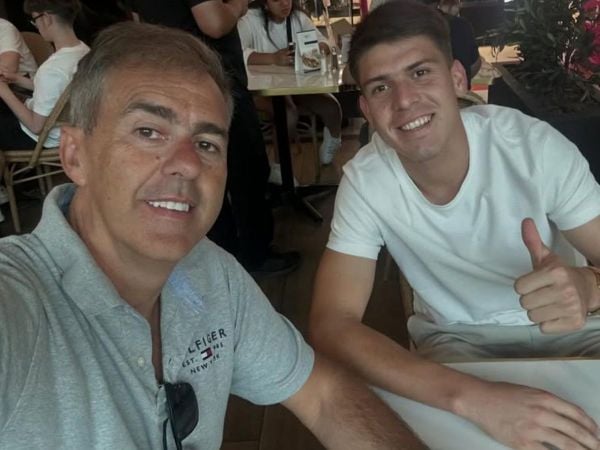 Regis Marques junto a su representado, Lucas Romero, nuevo volante de la Universidad de Chile