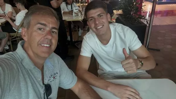 Regis Marques junto a su representado, Lucas Romero, nuevo volante de la Universidad de Chile