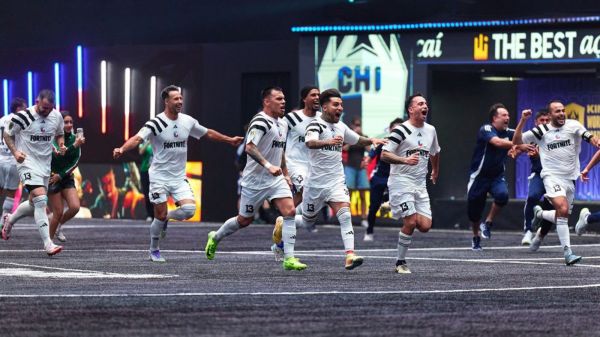 Selección chilena de la Kings League celebrando su triunfo ante España