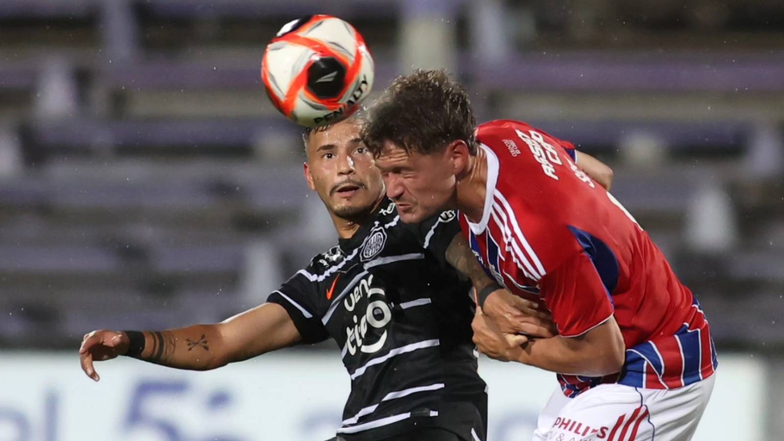 Colo Colo jugando frente a Olimpia en la Serie Río de La Plata 2026