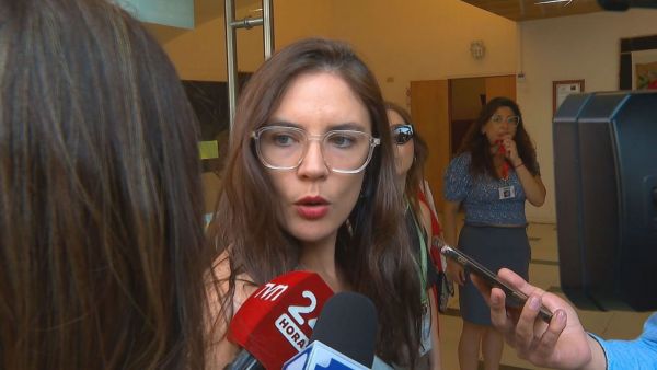 Camila Vallejo por Julia Chuñil.