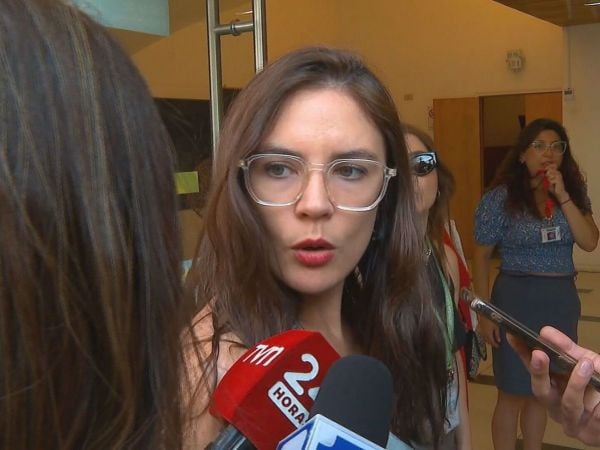 Camila Vallejo por Julia Chuñil.