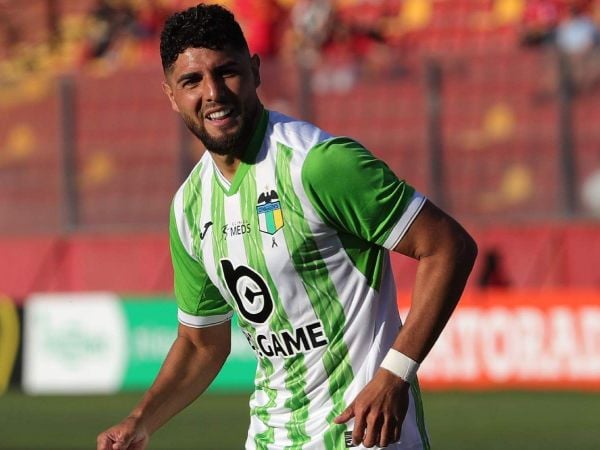 Maximiliano Romero celebrando un gol en O'Higgins
