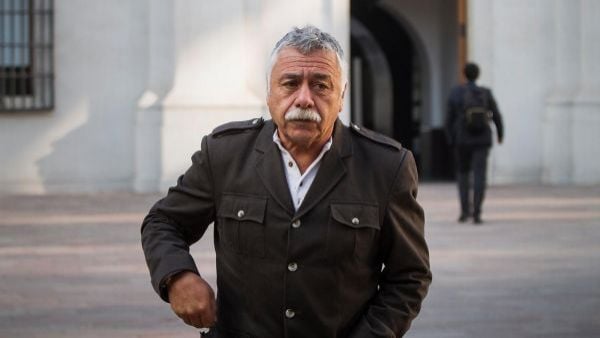 Carlos Caszely denuncia a su isapre por devolución en cuotas que se extenderían por 64 años