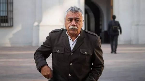 Carlos Caszely denuncia a su isapre por devolución en cuotas que se extenderían por 64 años