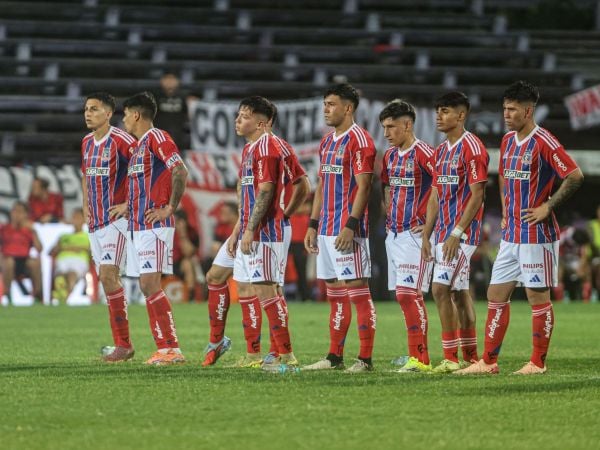 Colo Colo jugando frente a Olimpia en la Serie Río de La Plata 2026