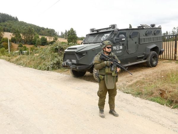 Confirman hallazgo de evidencias en medio de búsqueda de cuerpo de Julia Chuñil