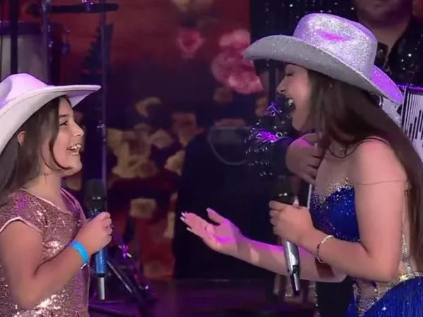 Alanys Lagos y niña